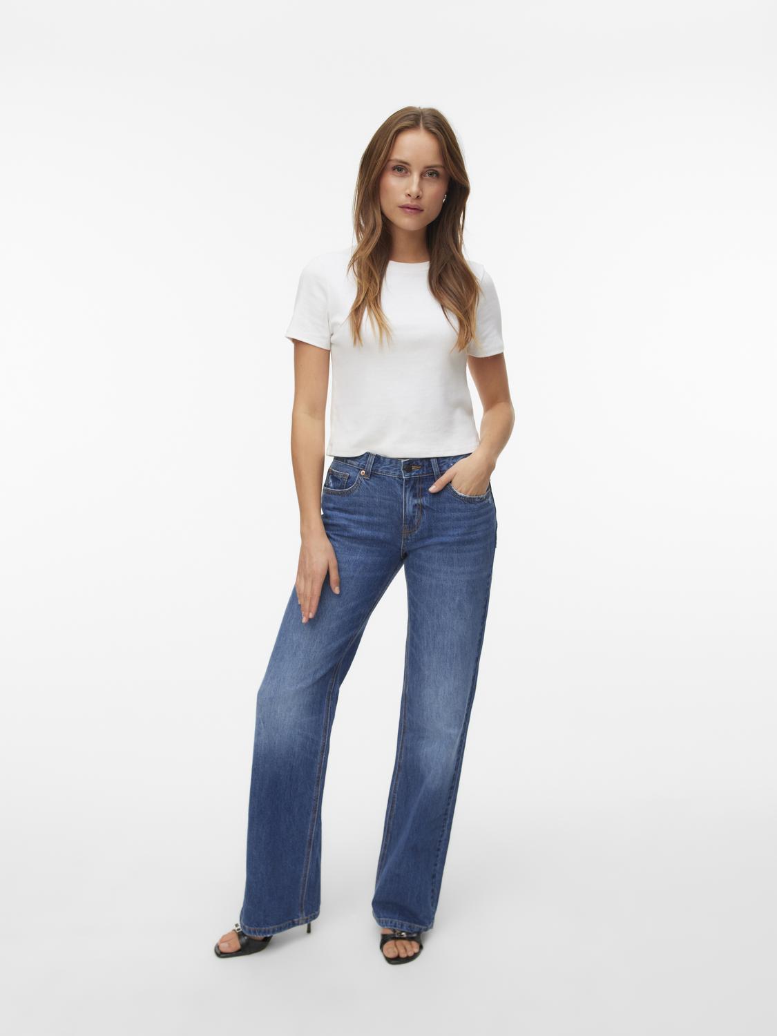 model_shot-front
